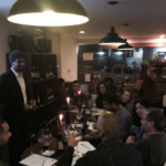 Sommelier Kevin Kremmer na turma de iniciação ao vinho